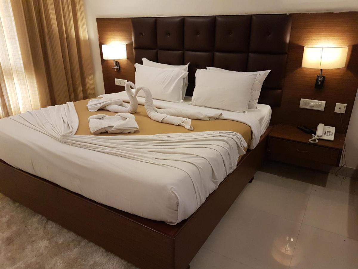 Hotel Saptagiri Hyderabad Esterno foto