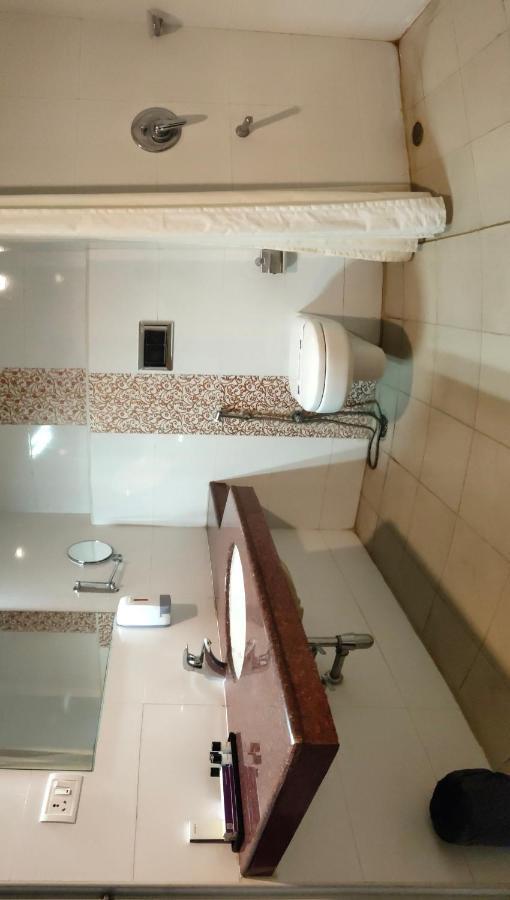 Hotel Saptagiri Hyderabad Esterno foto