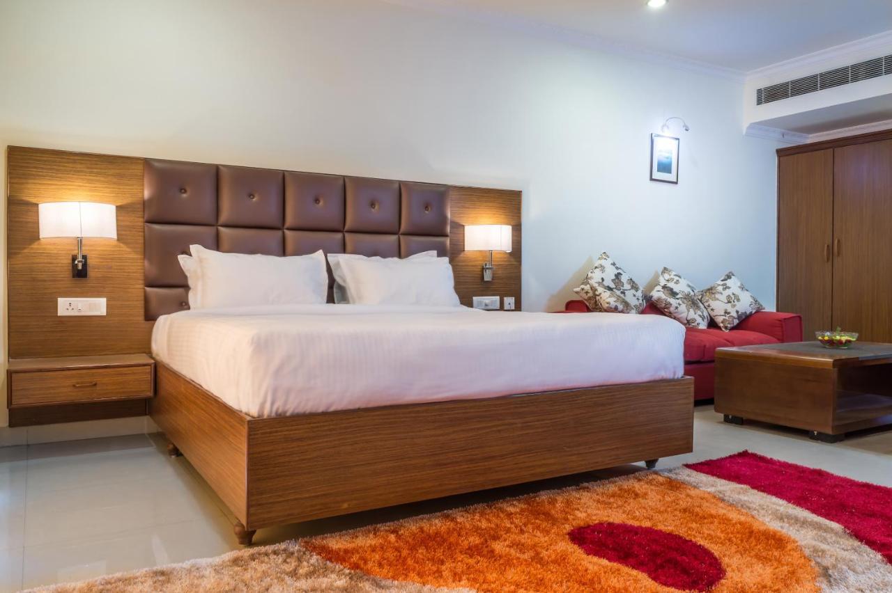 Hotel Saptagiri Hyderabad Esterno foto