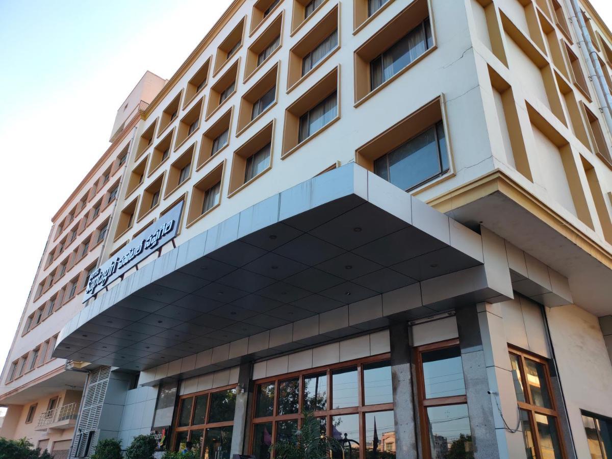 Hotel Saptagiri Hyderabad Esterno foto