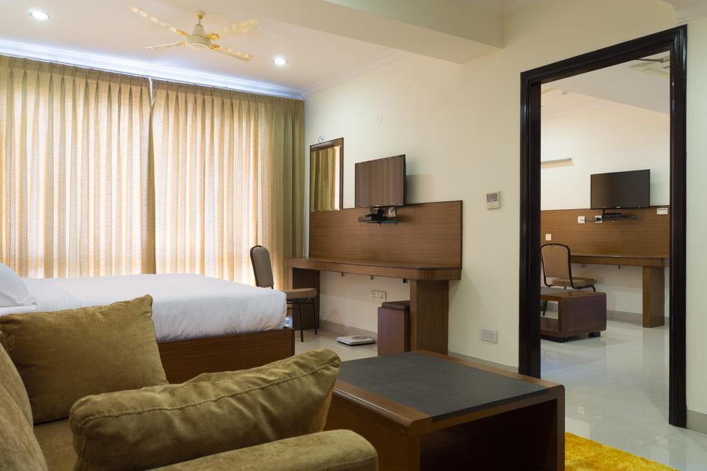 Hotel Saptagiri Hyderabad Esterno foto