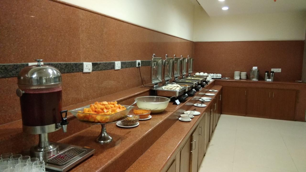 Hotel Saptagiri Hyderabad Esterno foto